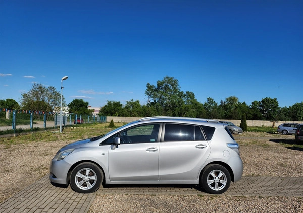 Toyota Verso cena 23900 przebieg: 288000, rok produkcji 2009 z Piła małe 436